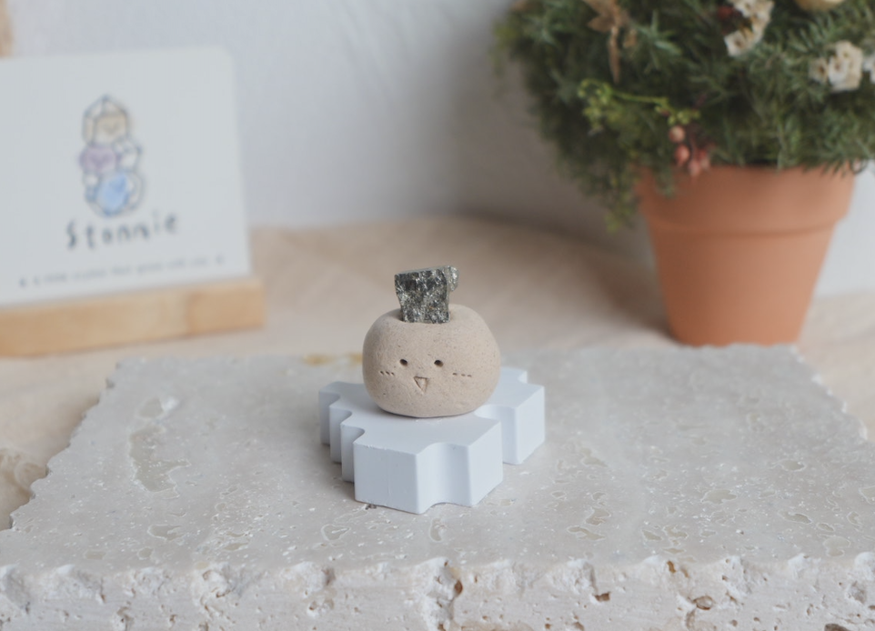 黃鐵礦 | 黃鐵礦 石頭泥 |