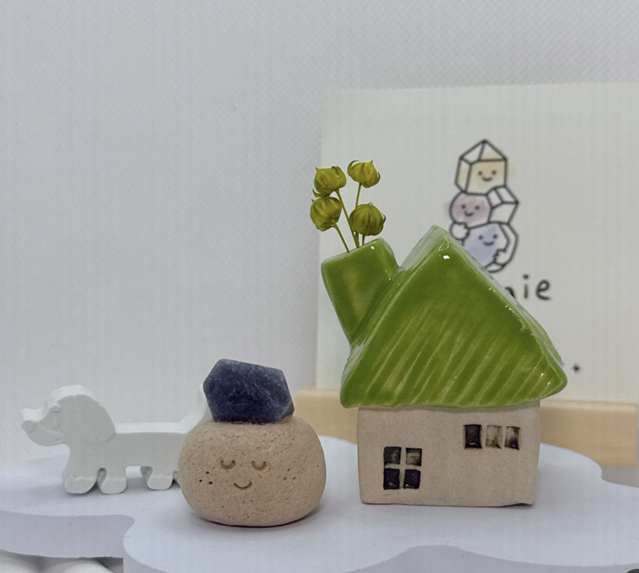 幾內亞藍寶石 幾內亞 | 藍寶石 石頭泥