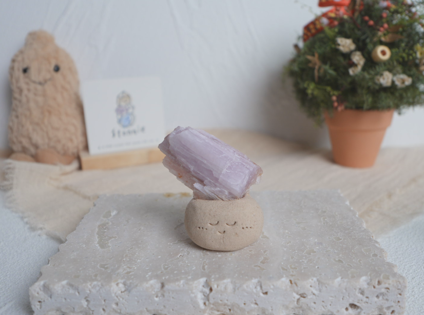 ｜紫鋰輝  石頭泥｜