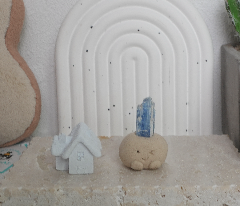 淺藍晶石 石頭泥 |淺藍晶石 石頭泥|