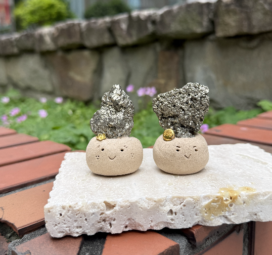 | 黃鐵礦 石頭泥 |