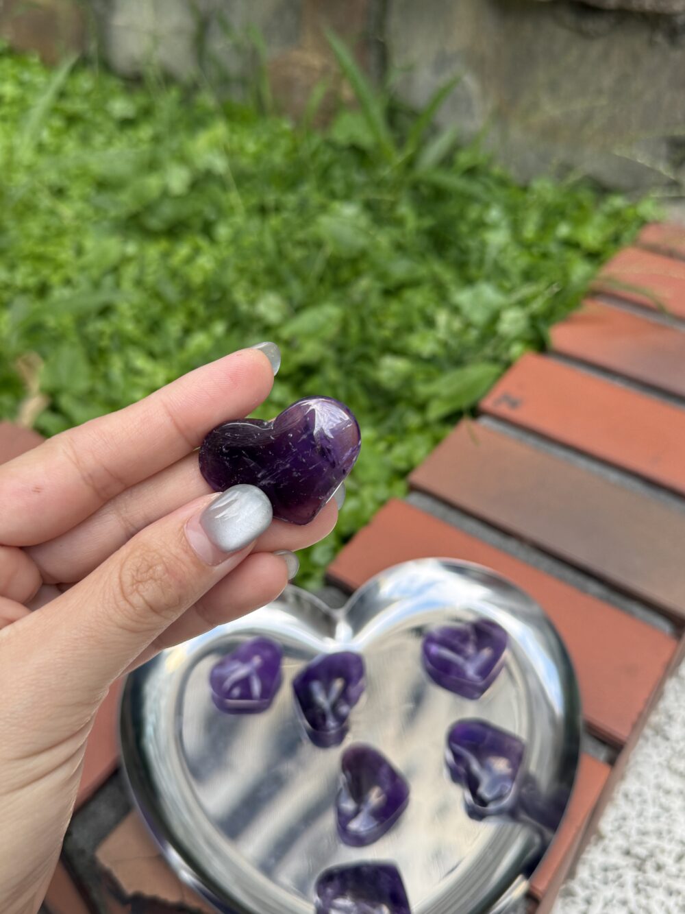 隨身 愛心紫水晶 掌心療癒小石頭|💜 愛心 紫水晶口袋石